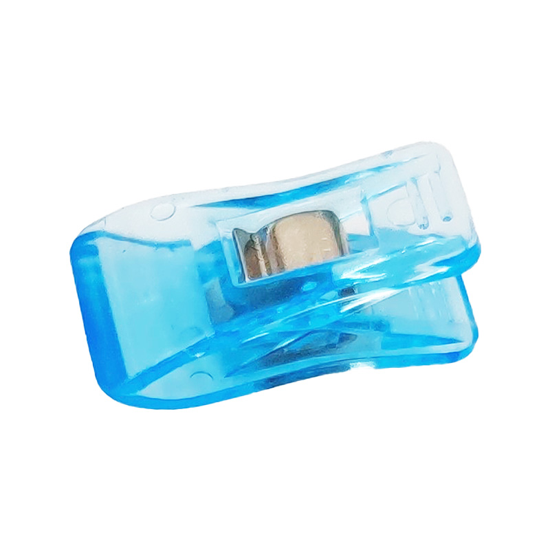 Kleiner Plastikclip